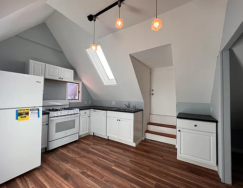362 Laurel St #E Photo 1