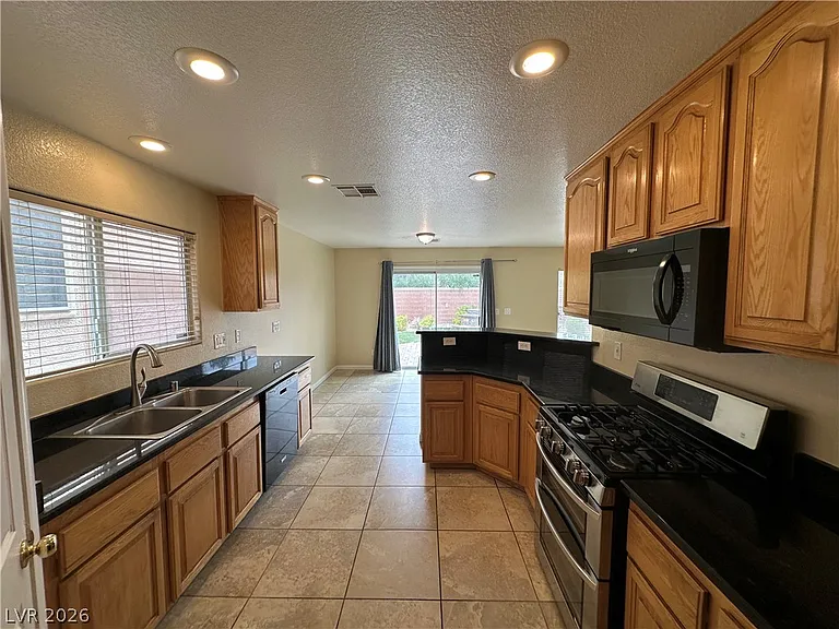 840 Percy Arms St — Photo 4