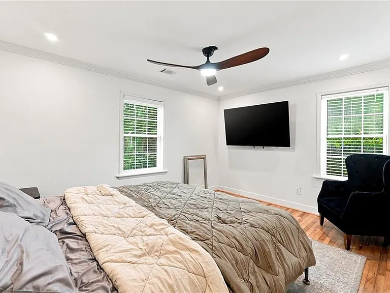 1911 Woodland Hills Ave NW — Photo 12