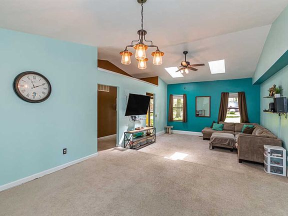 3rd image of 1581 Orchard Valley Dr