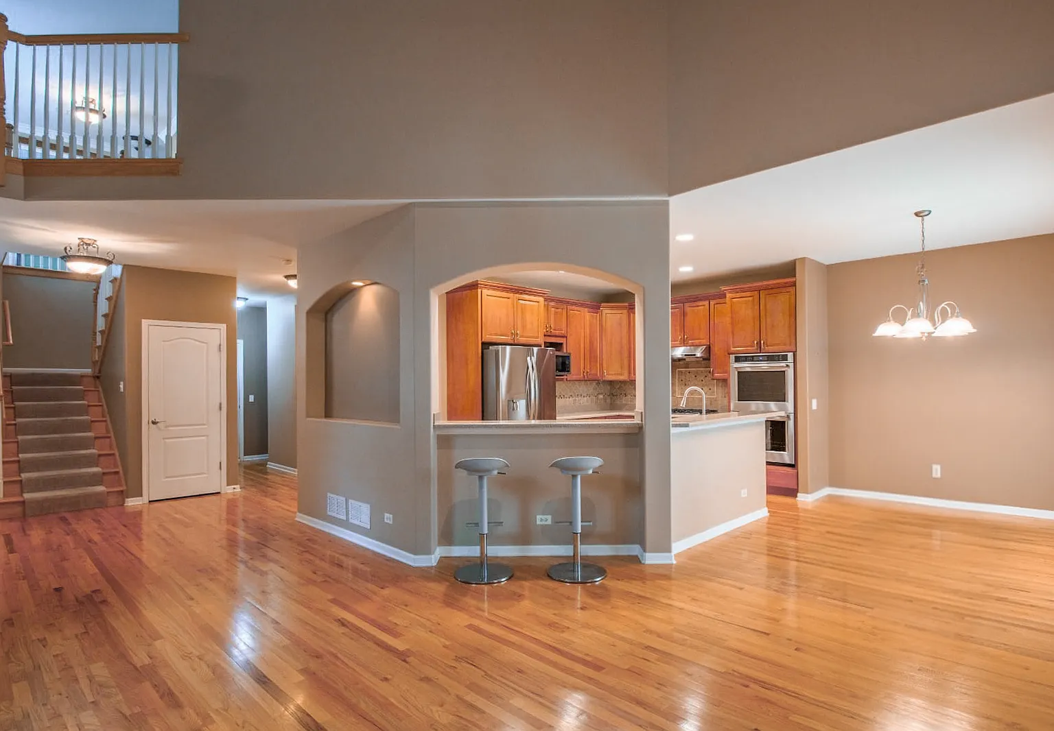 3 bed, 3.5 bath, 2634 sqft, $3,800 — Photo 4