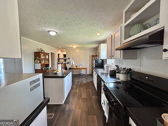 5th image of 1010 Mize Rd