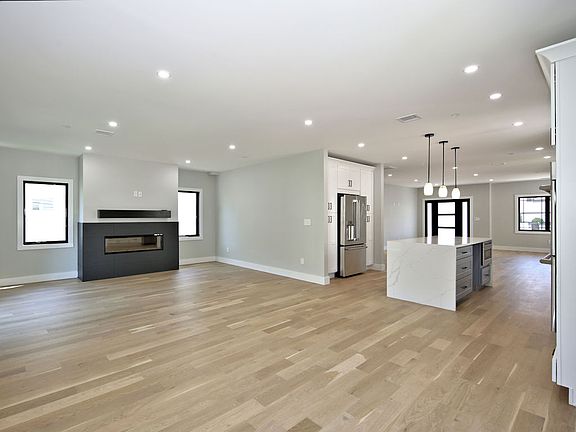 4th image of 23 Hudson St