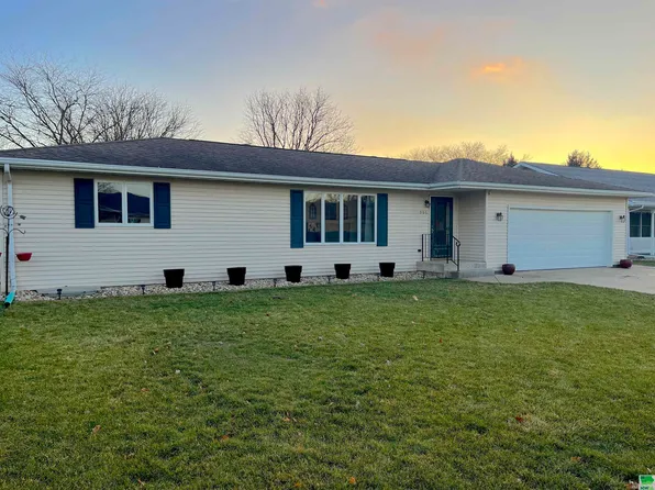 306 Kurtz Dr, Kingsley, IA 51028