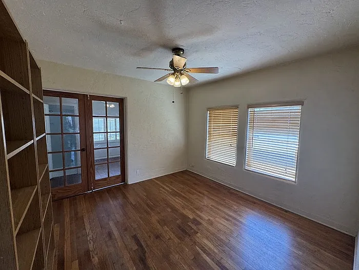 1445 E Flower St — Photo 14