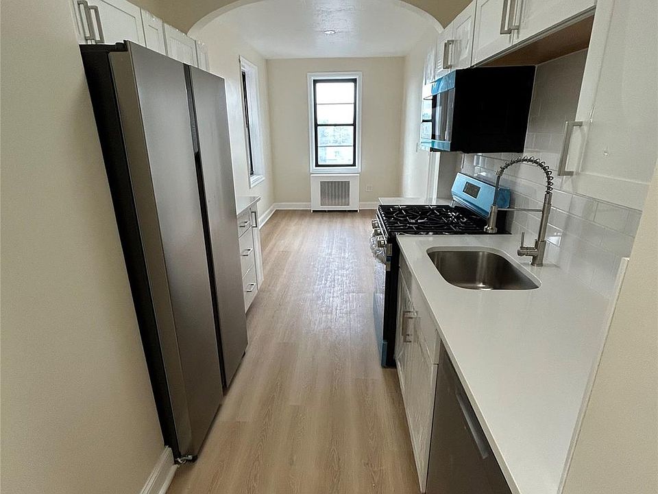 1st image of 20 William Street #4E