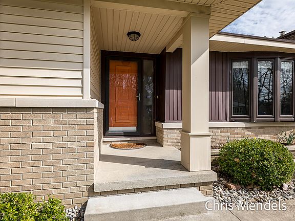 3rd image of 313 Robbins Rd