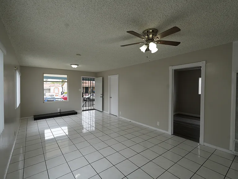 457 W Sepulveda St — Photo 6