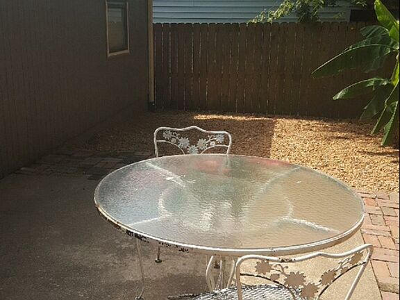 5th image of 217 Rockyreef Cir