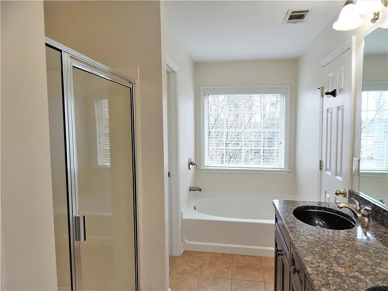 10829 Yorkwood St — Photo 37