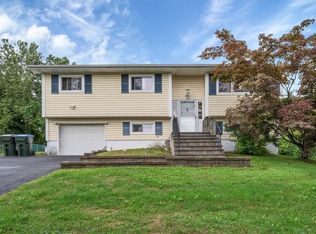 11 Trotting Dr, Chester, NY 10918