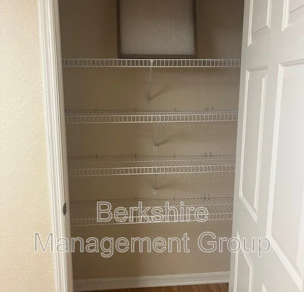 1106 Brook Meadow Dr — Photo 7