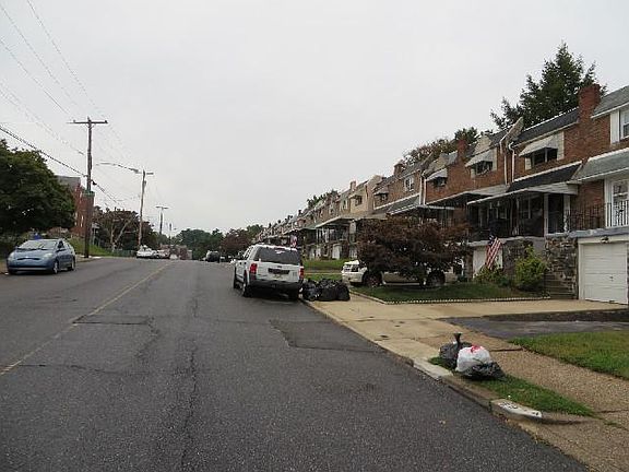 5th image of 5978 Newtown Ave