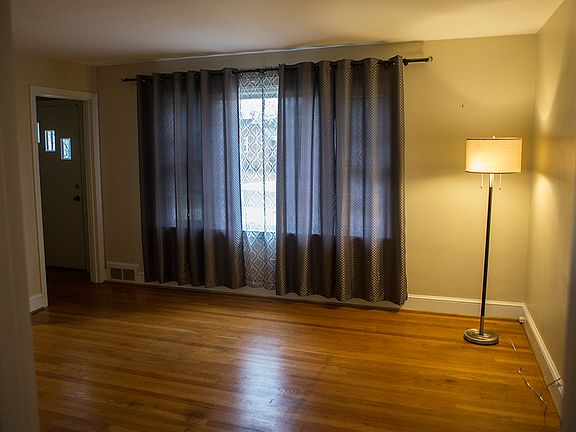 Living Room - Curtains Stay!