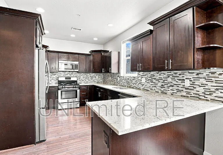 2520 W Pikes Peak Dr — Photo 8