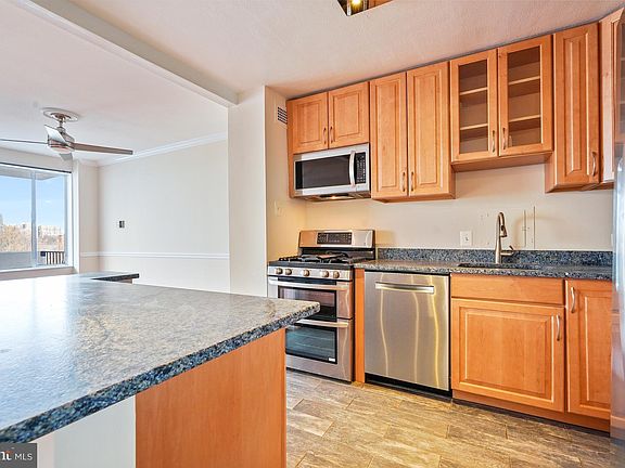 5th image of 4501 Arlington Blvd APT 722