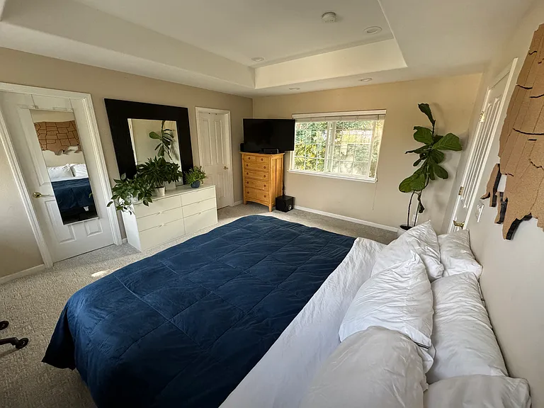 821 Moraga Dr — Photo 6