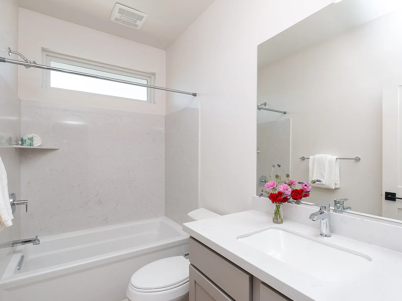 1 bed, 743 sqft, $2,595 — Photo 3