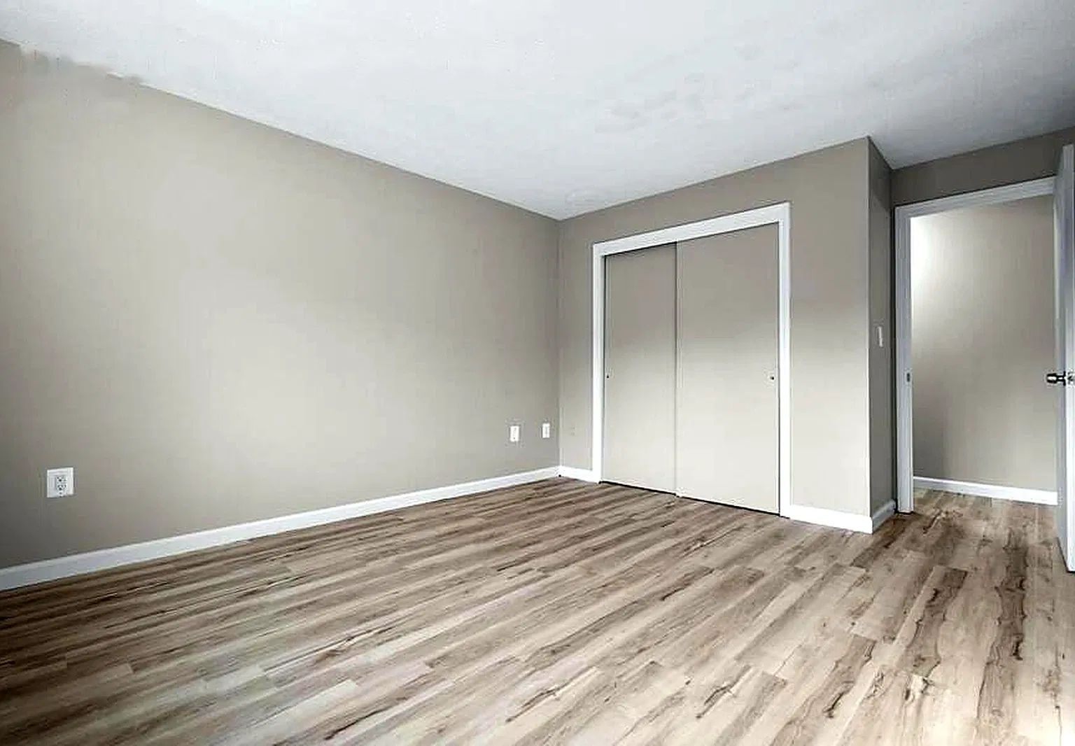 2 bed, 850 sqft, $1,850 — Photo 3