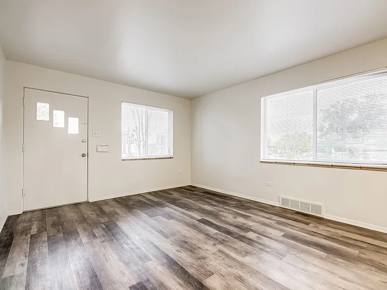 2202 S Cherokee St — Photo 10