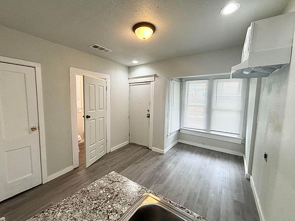 3rd image of 1627 Alston Ave #2