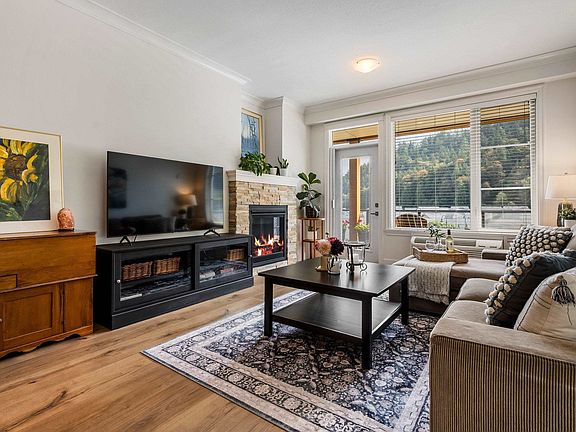 3rd image of 45746 Keith Wilson Rd #311