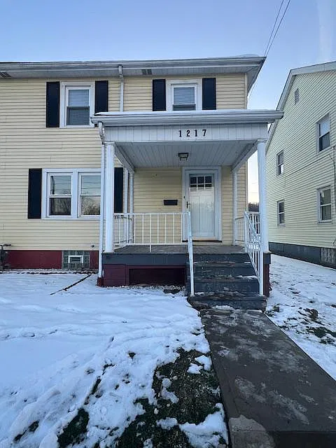 3 bed, 1248 sqft, $1,200 — Photo 1
