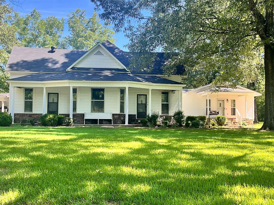 Front of house (& Apt)
