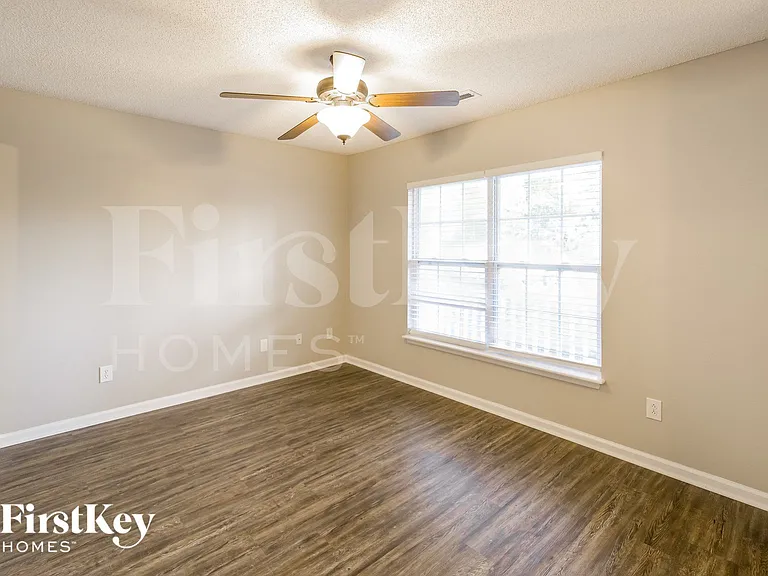 5102 Torrey Ln — Photo 8