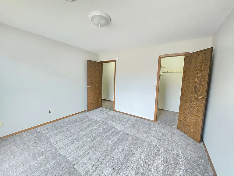 Diplomat Apartments — Photo 9