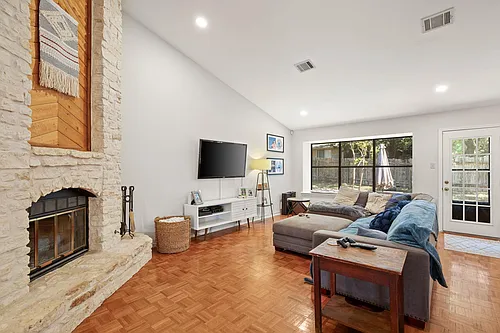 1709 Kimmerling Ln Photo 1