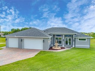 1233 NE 14th Pl, Cape Coral, FL 33909
