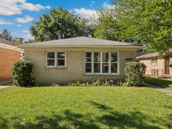 8646 Gross Point Rd, Skokie, IL 60077