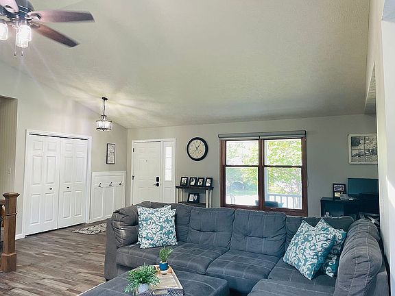 3rd image of 4645 Stone Terrace Ct
