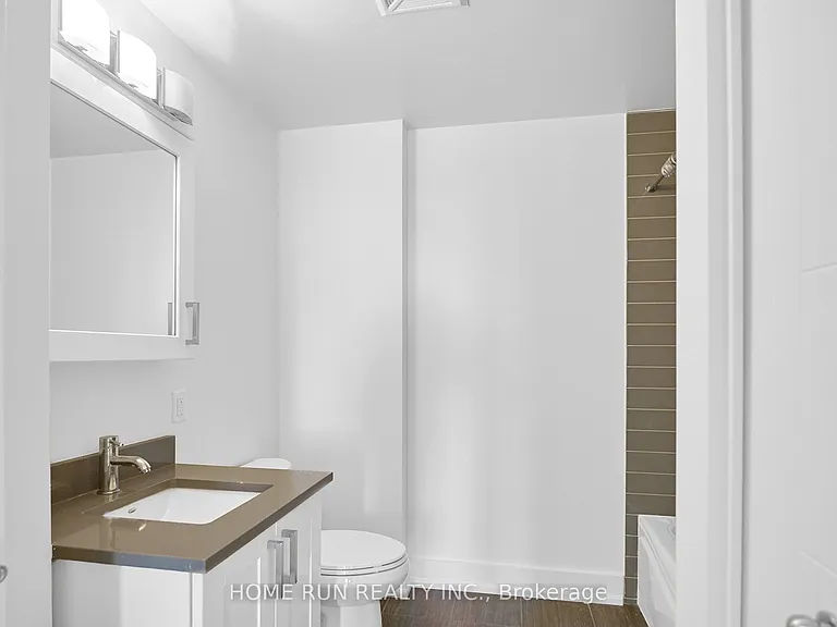 40 Nepean St #2703 — Photo 23