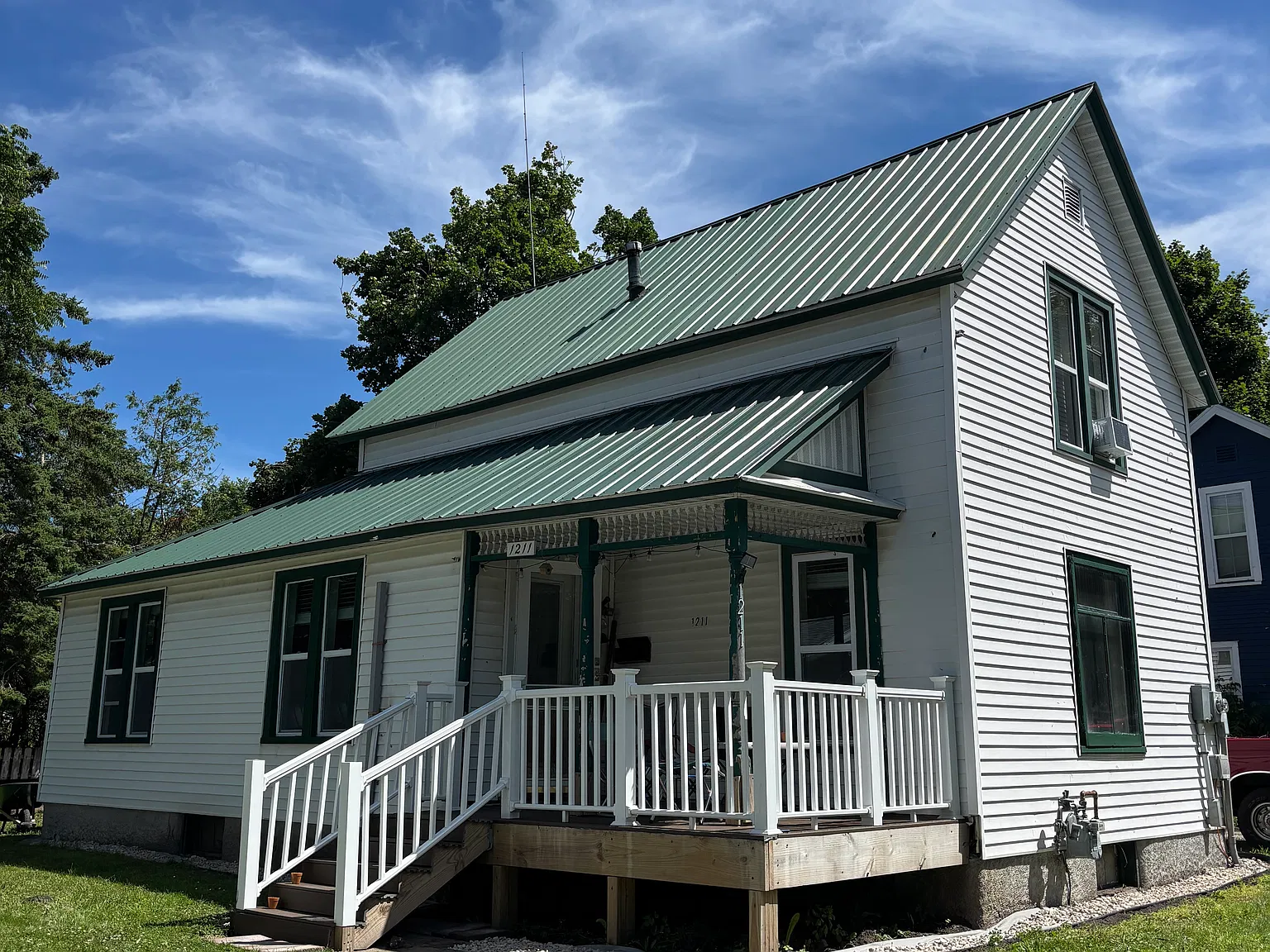3 bed, 1.5 bath, 1000 sqft, $2,125 — Photo 2