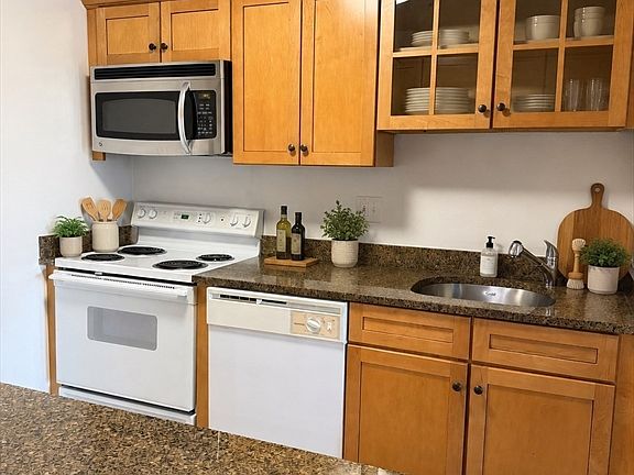3rd image of 2 Victory Rd APT 38