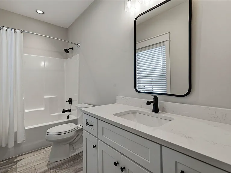 633 Village Way — Photo 28