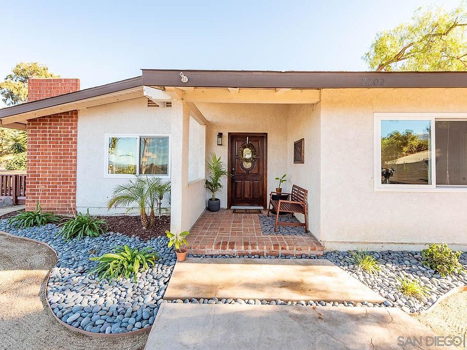1st image of 2202 Bautista Ave