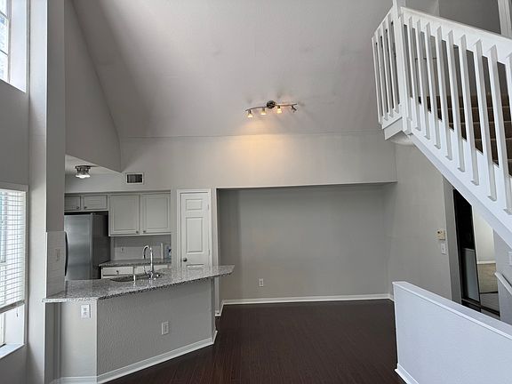4th image of 13703 Richmond Park Dr N APT 3109