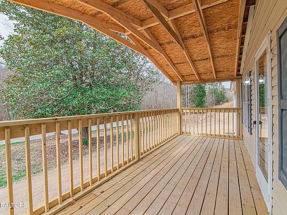 3rd image of 932 Woods Hollow Rd
