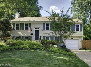 8706 Queen Elizabeth Blvd, Annandale, VA 22003