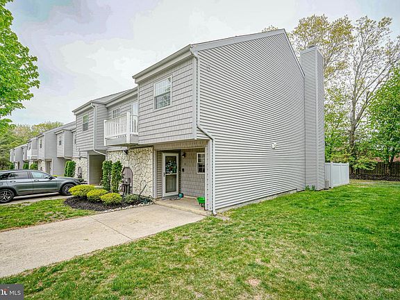 3rd image of 51 Harbor Dr