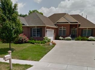 230 Gray Ct, Springfield, IL 62711