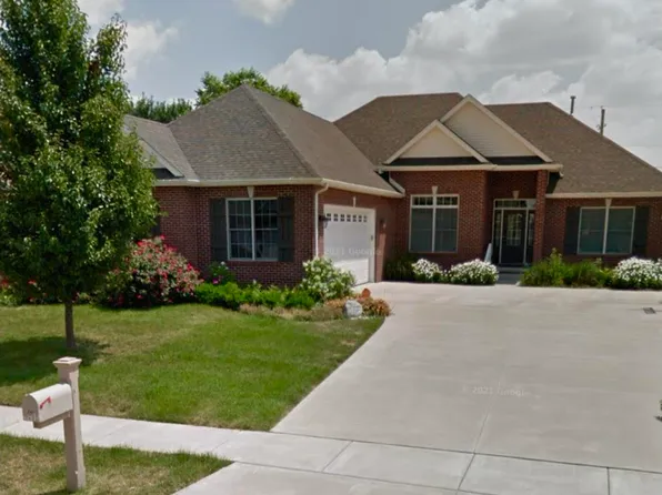 230 Gray Ct, Springfield, IL 62711