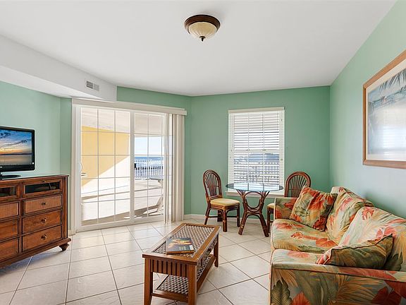 2nd image of 106 W Spruce Ave #208