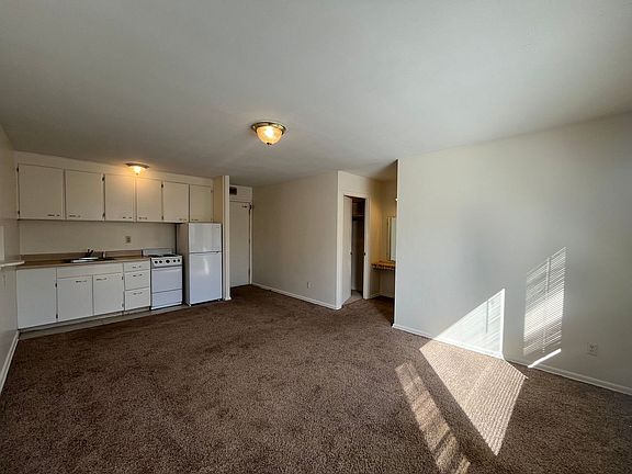 2nd image of 1936 Ford Pkwy APT 203