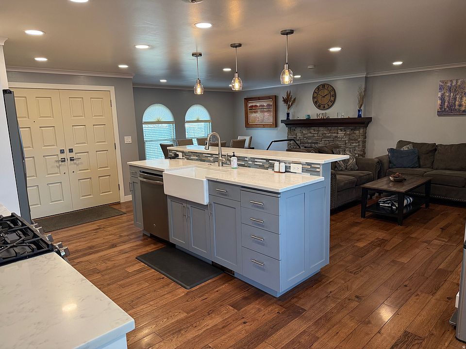 1st image of 362 E 9150 S