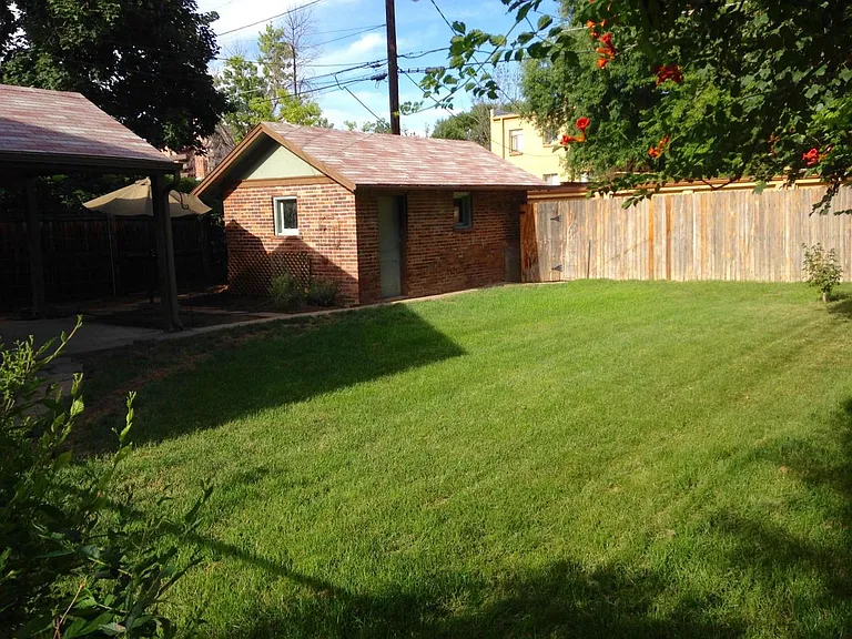 752 Bellaire Backyard