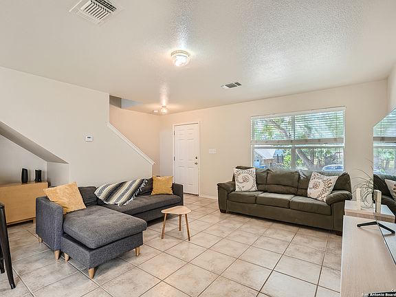5th image of 3320 SHERWIN DR